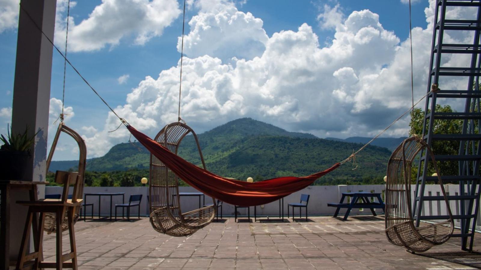 The Vibe Guesthouse Kampot Exterior photo
